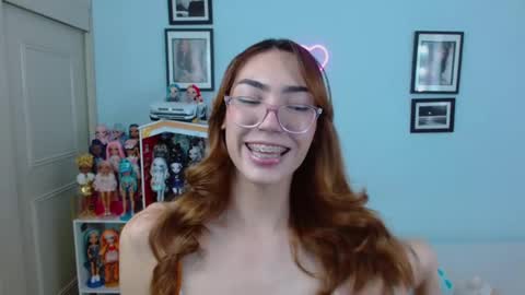 Snapshot of allisonblossom chatting on 03.06.25 online show from 03.06.25