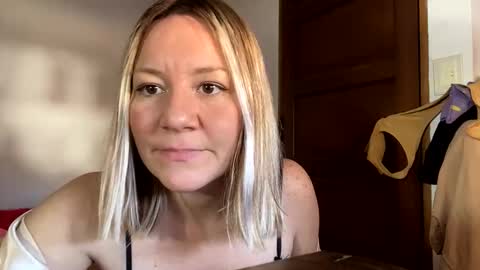 allisonlove2 online show from 04.29.26
