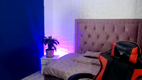 Snapshot of allisonlove_88 chatting on 01.18.25 ALLISON online show from 01.18.25