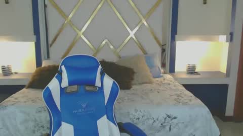 Snapshot of allisonlove_88 chatting on 02.16.25 ALLISON online show from 02.16.25