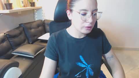 Snapshot of allisonlove_88 chatting on 03.12.25 ALLISON online show from 03.12.25