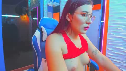 Snapshot of allisonlove_88 chatting on 11.22.25 ALLISON online show from 11.22.25