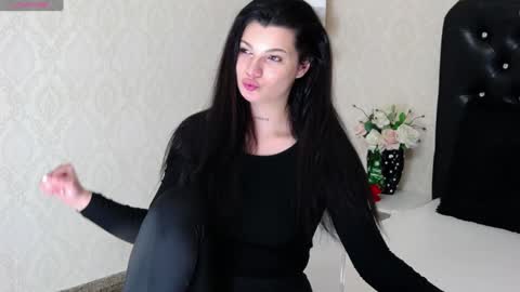 Snapshot of allisonn223 chatting on 12.29.24 Deea online show from 12.29.24