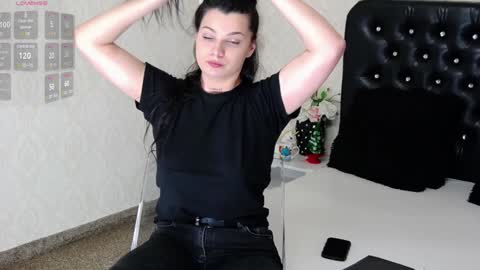 Snapshot of allisonn223 chatting on 01.04.25 Deea online show from 01.04.25