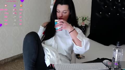 Snapshot of allisonn223 chatting on 01.11.25 Deea online show from 01.11.25