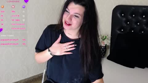 Snapshot of allisonn223 chatting on 01.18.25 Deea online show from 01.18.25