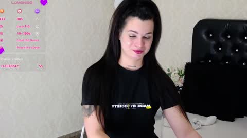 Snapshot of allisonn223 chatting on 01.30.25 Deea online show from 01.30.25