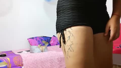 Snapshot of allisonnjones chatting on 11.24.25 allisonnjones online show from 11.24.25