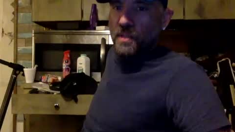 Snapshot of allitrunnin chatting on 03.29.26 allitrunnin online show from 03.29.26