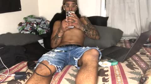 Snapshot of allthewayup10 chatting on 02.05.25 allthewayup10 online show from 02.05.25