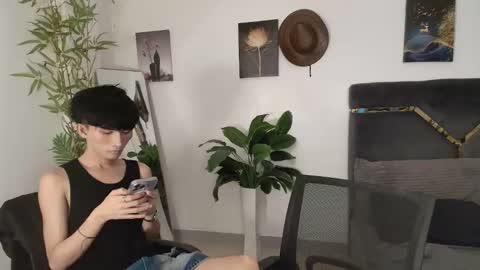 Snapshot of alluring_alpha chatting on 03.25.26 kim and josh online show from 03.25.26