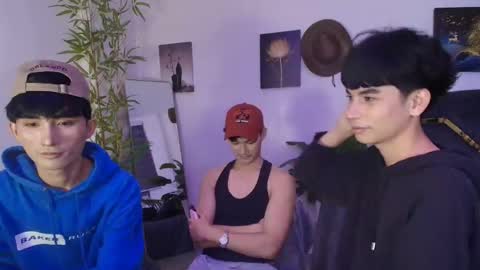 Snapshot of alluring_alpha chatting on 03.26.26 kim and josh online show from 03.26.26