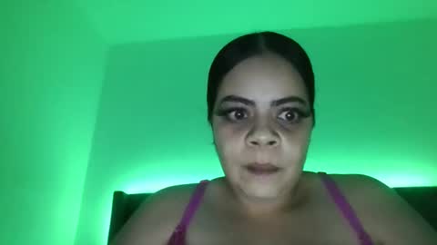 Snapshot of alluringbarbie chatting on 10.12.25 alluringbarbie online show from 10.12.25