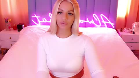 AlwaysHot online show from 12.16.24