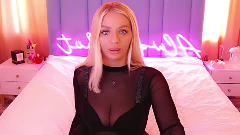 AlwaysHot online show from 02.06.25