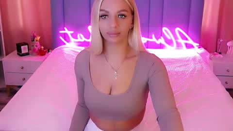 AlwaysHot online show from 02.17.25