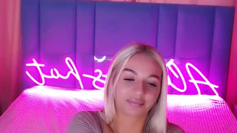 AlwaysHot online show from 09.24.25