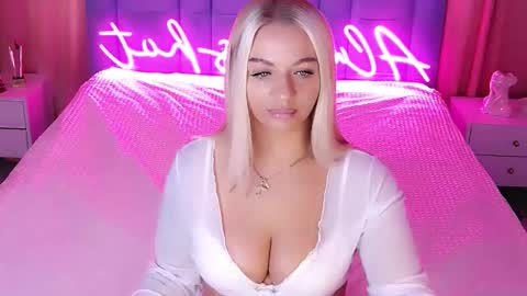 AlwaysHot online show from 10.10.25