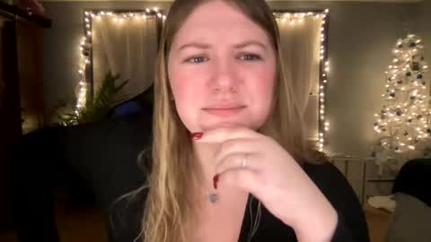 Snapshot of allyanalangel chatting on 01.03.25 allyanalangel online show from 01.03.25
