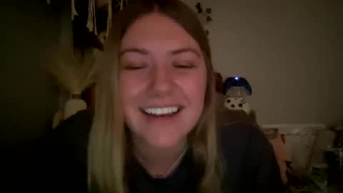 Snapshot of allyanalangel chatting on 02.13.25 allyanalangel online show from 02.13.25