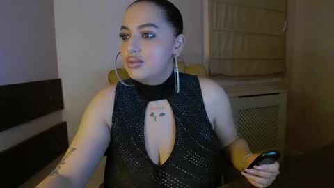 Snapshot of allyiah chatting on 06.08.26 online show from 06.08.26