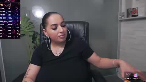 Snapshot of allyiah chatting on 06.11.26 online show from 06.11.26