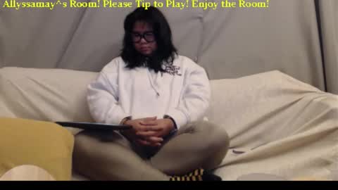 Allyssamay online show from 11.26.25