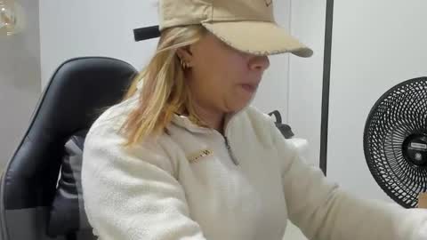 ALMA FENIX  online show from 02.02.26