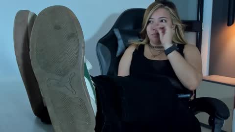 ALMA FENIX  online show from 02.21.26