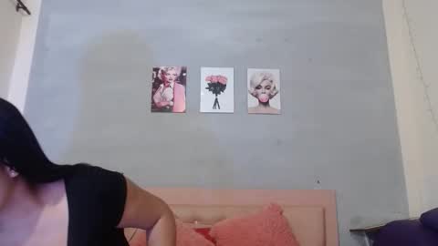 Snapshot of alma_meza chatting on 10.19.25 alma_meza online show from 10.19.25