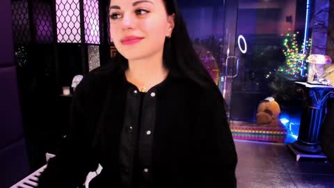 Snapshot of alma_pearl chatting on 12.22.24 Alma online show from 12.22.24