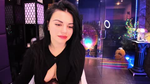 Snapshot of alma_pearl chatting on 01.18.25 Alma online show from 01.18.25