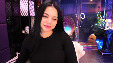 Snapshot of alma_pearl chatting on 01.21.25 Alma online show from 01.21.25