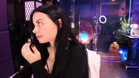 Snapshot of alma_pearl chatting on 01.24.25 Alma online show from 01.24.25