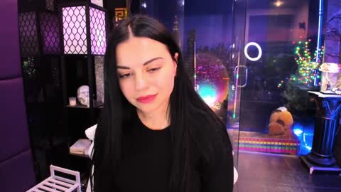 Snapshot of alma_pearl chatting on 01.25.25 Alma online show from 01.25.25