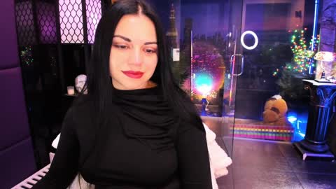 Snapshot of alma_pearl chatting on 01.28.25 Alma online show from 01.28.25