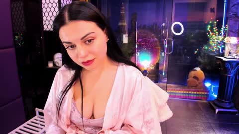 Snapshot of alma_pearl chatting on 01.28.25 Alma online show from 01.28.25