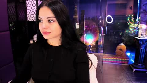 Snapshot of alma_pearl chatting on 01.30.25 Alma online show from 01.30.25