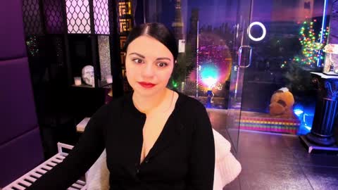 Snapshot of alma_pearl chatting on 02.04.25 Alma online show from 02.04.25