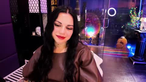 Snapshot of alma_pearl chatting on 02.21.25 Alma online show from 02.21.25