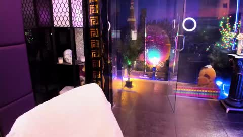 Snapshot of alma_pearl chatting on 02.23.25 Alma online show from 02.23.25