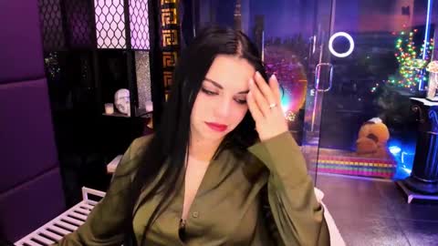 Snapshot of alma_pearl chatting on 02.24.25 Alma online show from 02.24.25