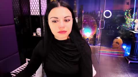 Snapshot of alma_pearl chatting on 02.25.25 Alma online show from 02.25.25