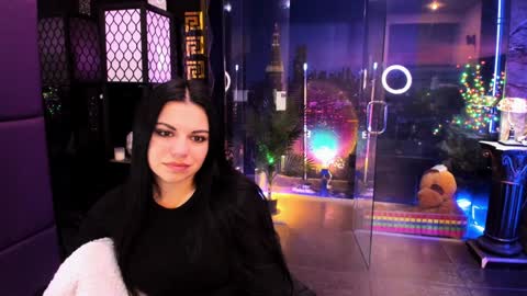 Snapshot of alma_pearl chatting on 02.26.25 Alma online show from 02.26.25