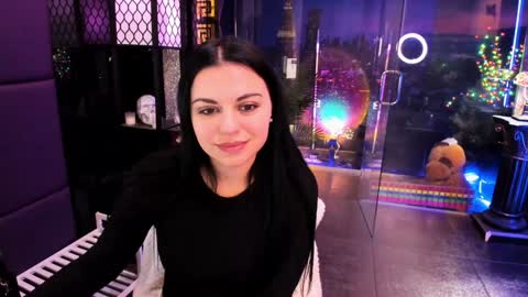 Snapshot of alma_pearl chatting on 02.26.25 Alma online show from 02.26.25