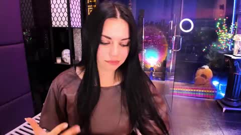 Snapshot of alma_pearl chatting on 03.01.25 Alma online show from 03.01.25