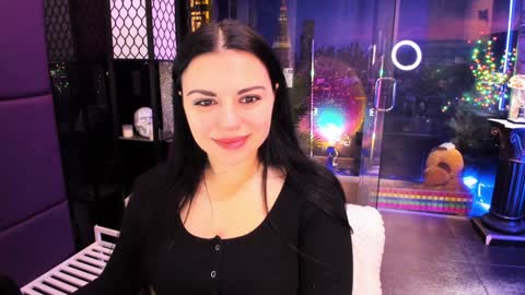 Snapshot of alma_pearl chatting on 03.04.25 Alma online show from 03.04.25