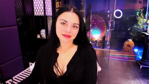 Snapshot of alma_pearl chatting on 03.11.25 Alma online show from 03.11.25