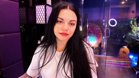 Snapshot of alma_pearl chatting on 03.12.25 Alma online show from 03.12.25