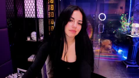 Snapshot of alma_pearl chatting on 09.11.25 Alma online show from 09.11.25